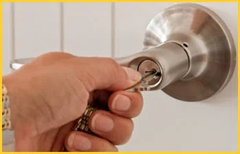 Exclusive Locksmith Service Brandon, FL 813-261-4748 - 16-emergency-unlock