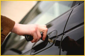 Exclusive Locksmith Service Brandon, FL 813-261-4748 - 18-car-unlock